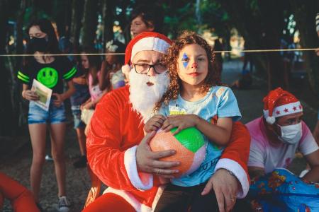 Natal + Feliz da Prefeitura entrega mais de mil brinquedos e realiza festa com milhares de famílias 