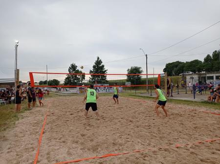 Prefeitura faz campeonato de vôlei de areia para inaugurar quadra no Areião