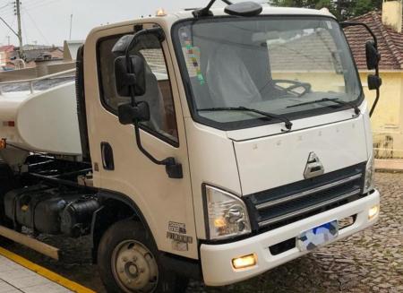 Prefeitura investe em caminhão pipa para transportar água para regiões de estiagem