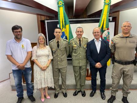 Vice-prefeito participa da passagem de comando do 3º Esq. do 3º RPMon em Caçapava do Sul